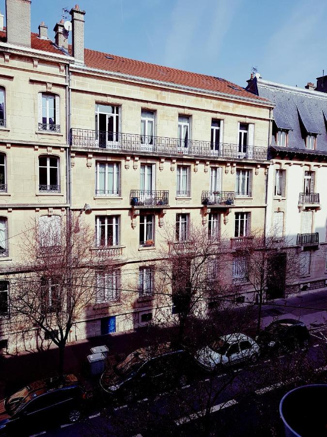 B&B Un Lit Sous Les Etoiles Nancy Bagian luar foto