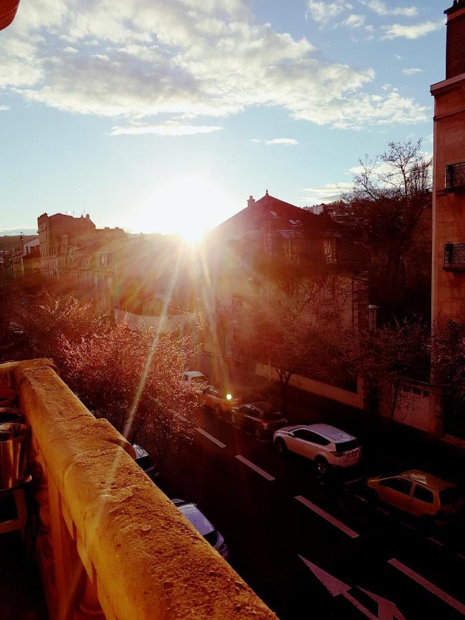 B&B Un Lit Sous Les Etoiles Nancy Bagian luar foto